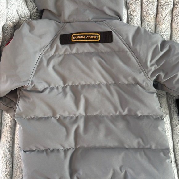 Women's Authentic Canada Goose Gray Bomber Jacket - Picture 3 of 10